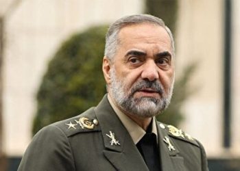 وزیر دفاع: کشورهای بیگانه منطقه را ترک کنند